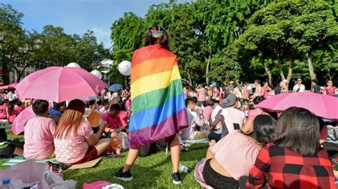 Singapore To Repeal Colonial Era Law Banning Sex Between Men CBC News