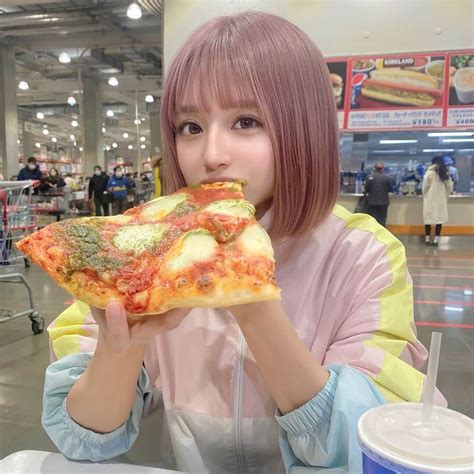 なーちゃんさんのインスタグラム写真 なーちゃんinstagram「・ このピザ美味しいぃ🍕 いつもホットドックにしてたから知らなかった