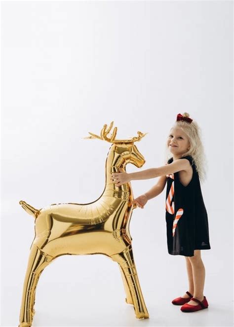 Фольгированная фигура Золотой олень купить по цене 800 ₽ в Москве