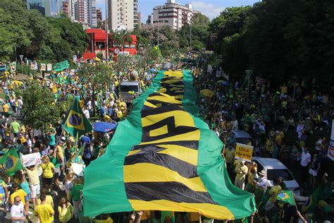 Planalto Divulga Nota Elogiando Manifestações Pacíficas País Jornal Nh