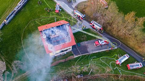 Gro Einsatz Der Feuerwehr Bei Brand In Helfenberg