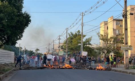 Moradores Fazem Manifesta O E Bloqueiam Avenida Ap S Receber Fatura