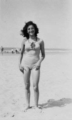 10 Hot Sexy Anne Frank Bikini Pics