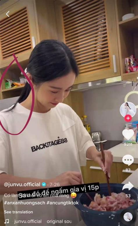 Khoe visual đỉnh chóp cùng vòng eo bé xíu Jun Vũ lại để lộ hint sống chung nhà cùng hot boy