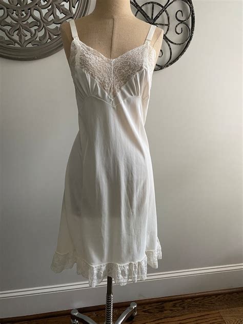 Vintage Komar Ivory Lace Slip Gem