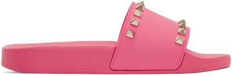 Courtney Stodden Endures A Bikini Malfunction While Frolicking On The