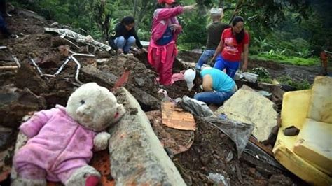 Derrumbe En Colombia Sepulta Ocho Casas Van 30 Muertos La Silla Rota