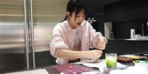 Blackpink ジェニー、バレンタインデーにチョコレートを手作り！プレゼントする相手とは（動画あり） Kstyle