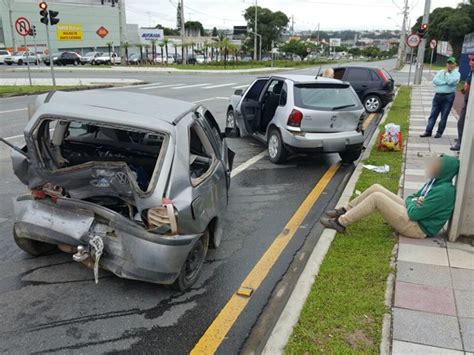 Fotos Imagens Série De Acidentes Envolvendo Sete Veículos Deixa Sete