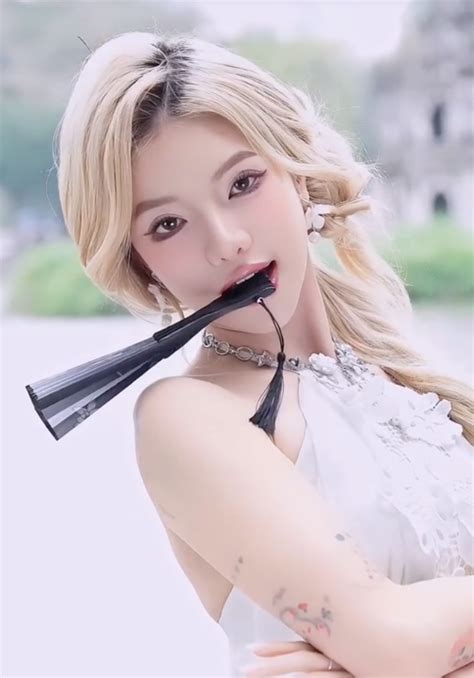 CiiN vượt mặt Đào Lê Phương Hoa đứng top trend Mẫn Nhi xứ Trung chỉ còn cái tên Hot KOLs