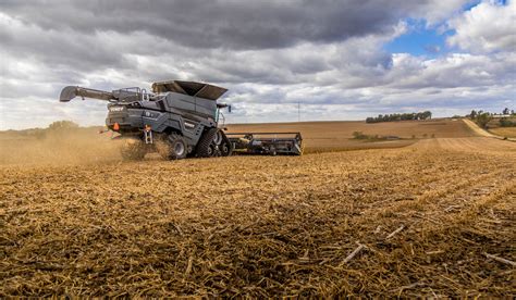 Managing Crop Residue at Harvest and Beyond - AGCO FarmLife