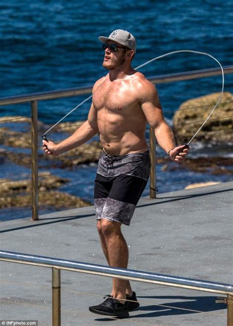 Nrls Tom Burgess Flaunts His Body During Workout Session At Bondi