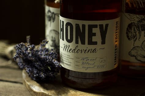 "HONEY" - mead label & package design on Behance