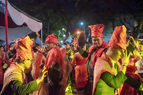 Galeri Foto Perhelatan Merdang Merdem Kerja Tahun Kuta Medan Tahun