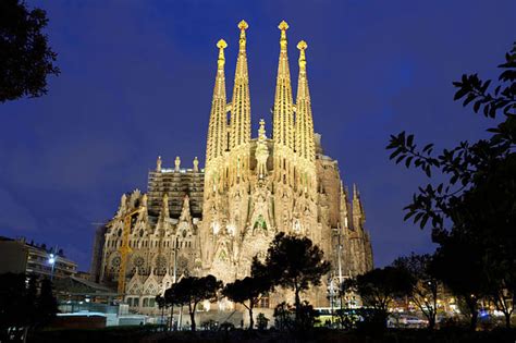 La Sagrada familia increíble video de la obra terminada Buena Vibra