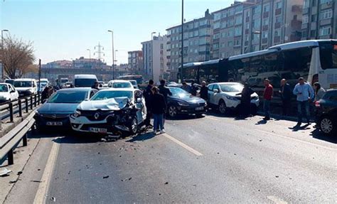 Avcılar D 100 Karayolunda zincirleme trafik kazası