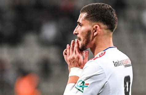 Lyon S Houssem Aouar Called Up To Algeria Squad For The First Time