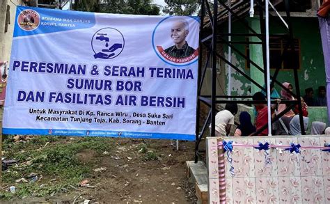 Foto Mak Ganjar Bawa Bantuan Fasilitas Air Bersih Dan Sumur Bor Untuk