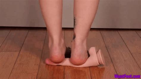 Petite Woman Dildo Crush HD MP4 Trample Mania Trampling Crushin Clips4sale