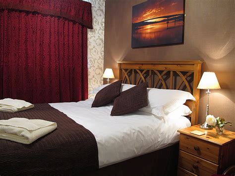 Isle of Skye Bed & Breakfast accommodation at the White Heather Hotel