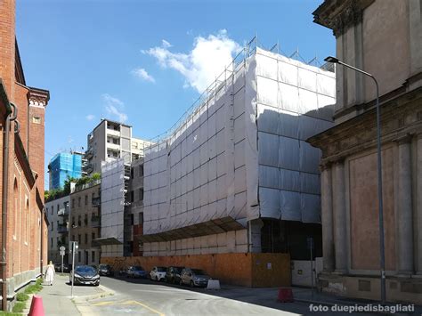 Milano Centro Storico Cantiere Corso Italia Fine Giugno