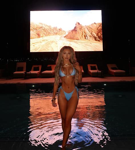 VAN EINERSON (@vannaeinerson) • Instagram photos and videos