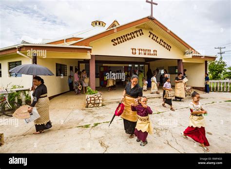 Tonga village hi-res stock photography and images - Alamy