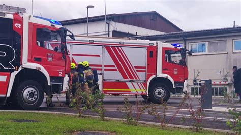 Foto Na Ulici Eve Lov E V Akciji Mariborski Gasilci