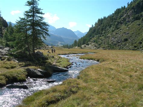 Trekking In Valle D Aosta Speciale Outdoor Estate Montagna Tv