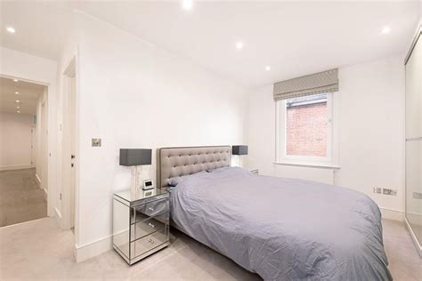 Flat To Rent In Kings Mansions Lawrence Street London Sw3