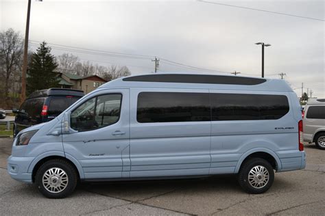 Ford Transit Passenger Van 2024 - Lee Verina