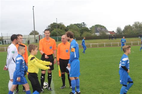 Mickael S N Chal Qui A Dirig Avec Brio Le Match Entre Languidic Et L