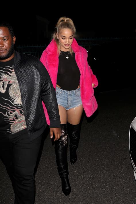 Jasmine Sanders Hot Ass In Shorts Hot Celebs Home