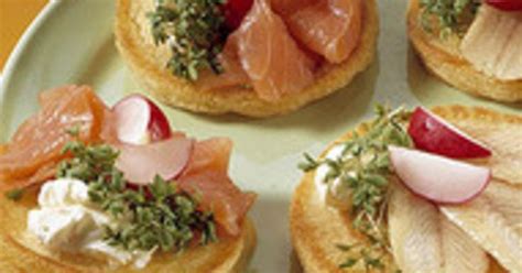 Blini S Met Gerookte Zalm En Paling Gerookte Zalm Recepten Visrecepten