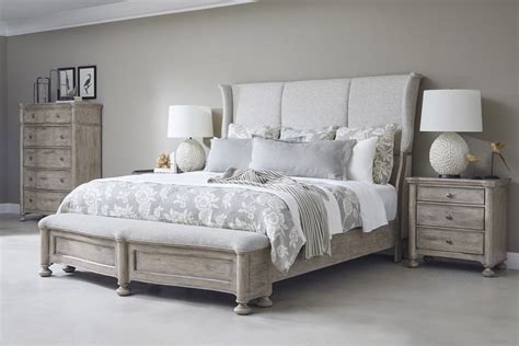 Pulaski Furniture Higgins Street 2pc Panel Bedroom Set