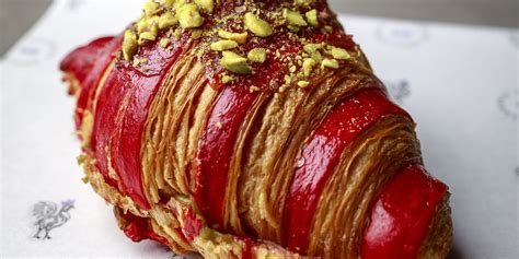 Easy Pistachio Croissant Recipe 2023 - AtOnce