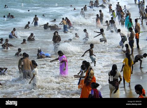 PEOPLE ENJOYING AT THE BEACH IN TIRUCHENDUR TAMILNADU Stock Photo Alamy