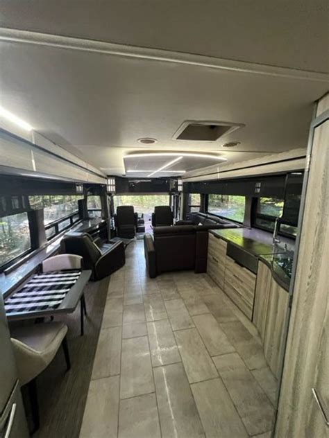 2020 Winnebago Horizon 42q National Vehicle