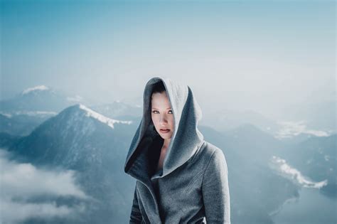 Hintergrundbilder Gesicht Sonnenlicht Landschaft Berge Frauen Im