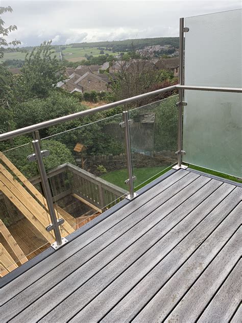 Walk Out Balcony With Privacy Screen Glass Balcony Glass Balustrade