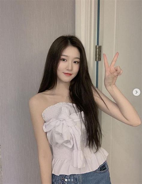 Lộ diện hot girl Instagram nổi tiếng nhất châu Á khiến netizen mê đắm Người đẹp Việt Giải Trí