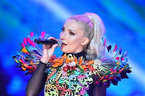 cleo odwoluje premiere singla  sie stalo eskapl