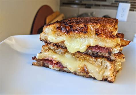 [Homemade] Bacon & Brie Grilled Cheese : r/food