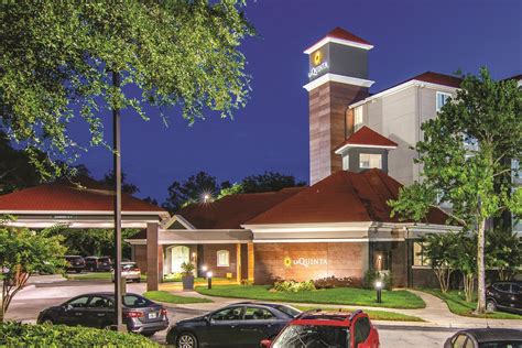 La Quinta Inn & Suites by Wyndham Orlando UCF | Orlando, FL Hotels