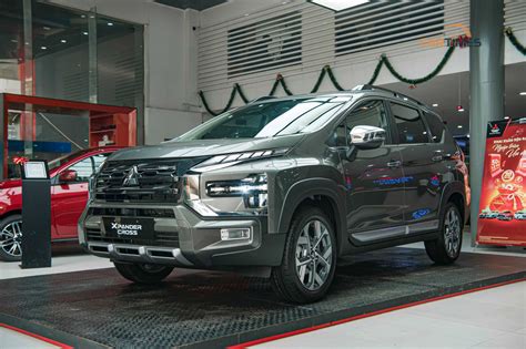 Cận cảnh Mitsubishi Xpander Cross 2023 tại đại lý nâng cấp trang bị