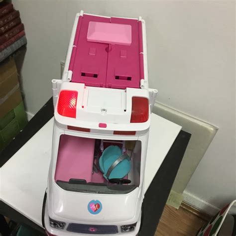 Barbie Ambulance with Accessories (s)