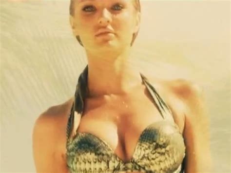 Victoria S Secret Clip Bikini Engel Unter Palmen Promiflash De