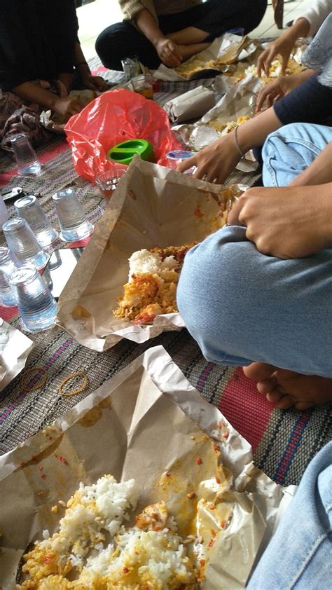 Pap Makan Nasi Padang Wkwk Ide Makanan Makanan Estetika Foto Makanan