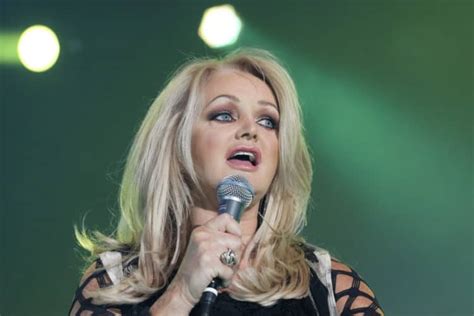 The 10 Best Bonnie Tyler Songs of All-Time