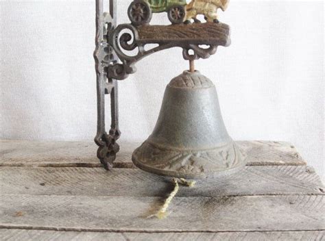 Vintage Cast Iron Dinner Bell Welcome Bell Gate Bell School Bell